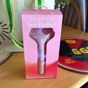 Sculpting Ice Roller - Pink Gradient Facial Tool